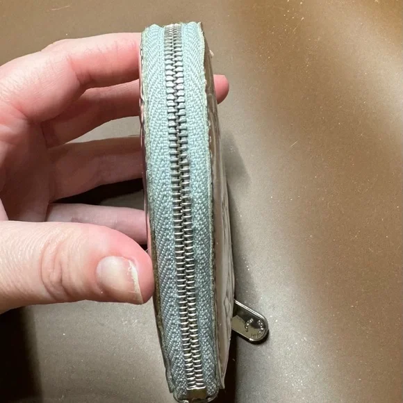 Louis Vuitton Limited Edition Monogram Miroir Heart Coin Purse. - Picture 6 of 7